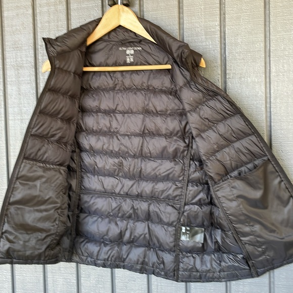 Uniqlo Ultra Lightweight Down Vest - Picture 4 of 8